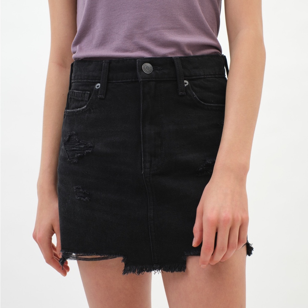 American Eagle 🦅 Ripped Black Denim Skirt